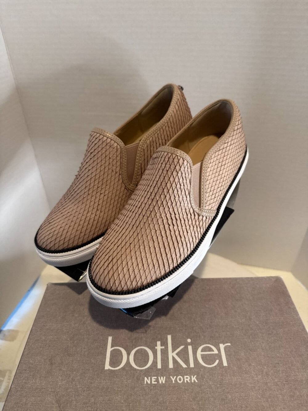 Botkier Harper blush snake slip on sneaker size 6 NIB